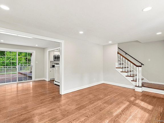 4th image of 25 Greenvale Circle
