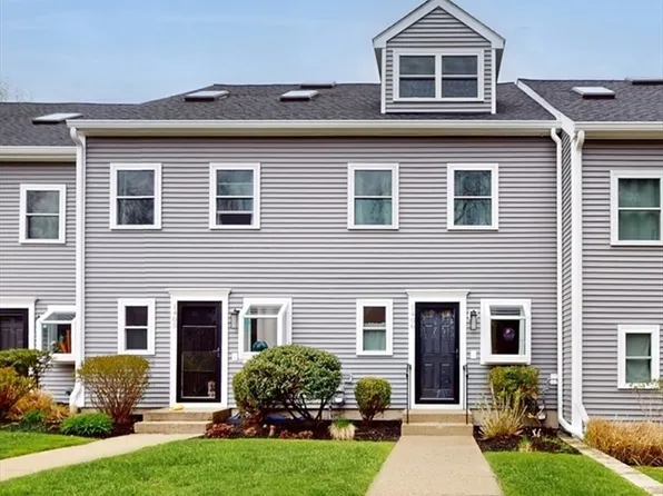 1406 Lagrange St #1406, West Roxbury, MA 02132