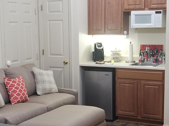 2nd image of 1001 Golf Dr APT 22