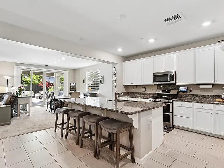 3652 Edington Dr — Photo 17