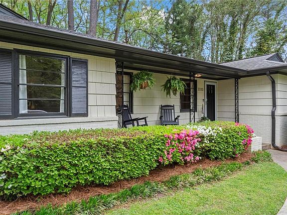 3rd image of 2333 Ferndale Dr