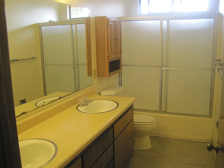 673 Grand Ave — Photo 11