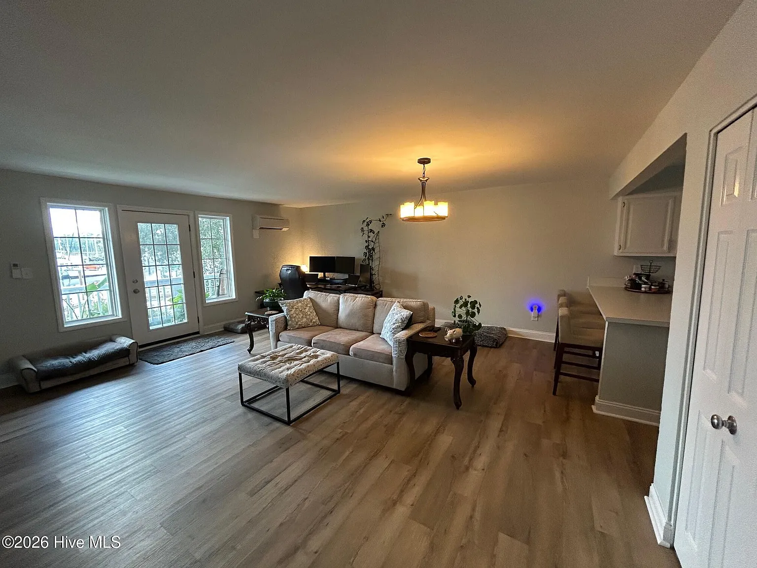 1 bed, 2.0 bath, 1000 sqft, $1,395 — Photo 3