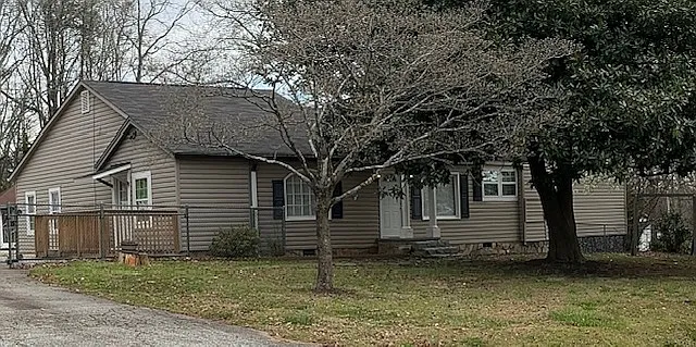 25 E Belvue Rd