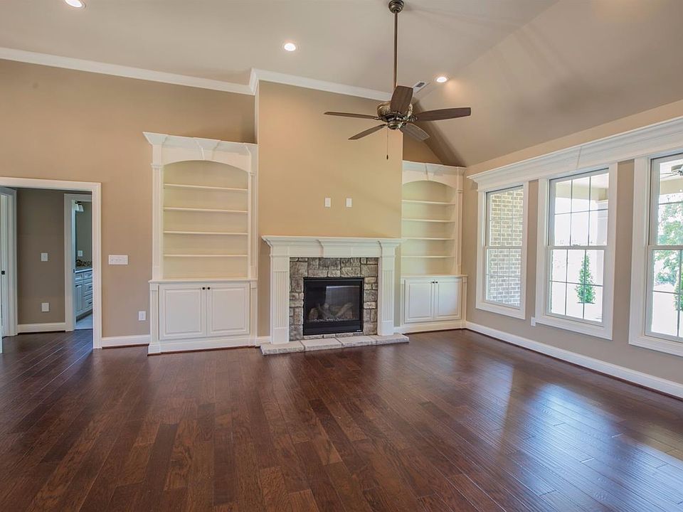 2nd image of 2335 Coroneo Ln