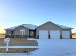 4937 18th St, Columbus, NE 68601