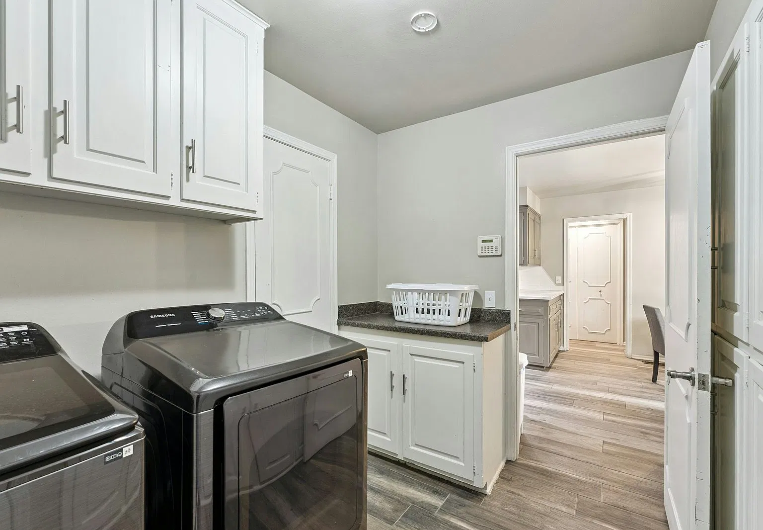 1508 Glenbrook Drive, Unit 1508 Glenbrook Drive — Photo 2