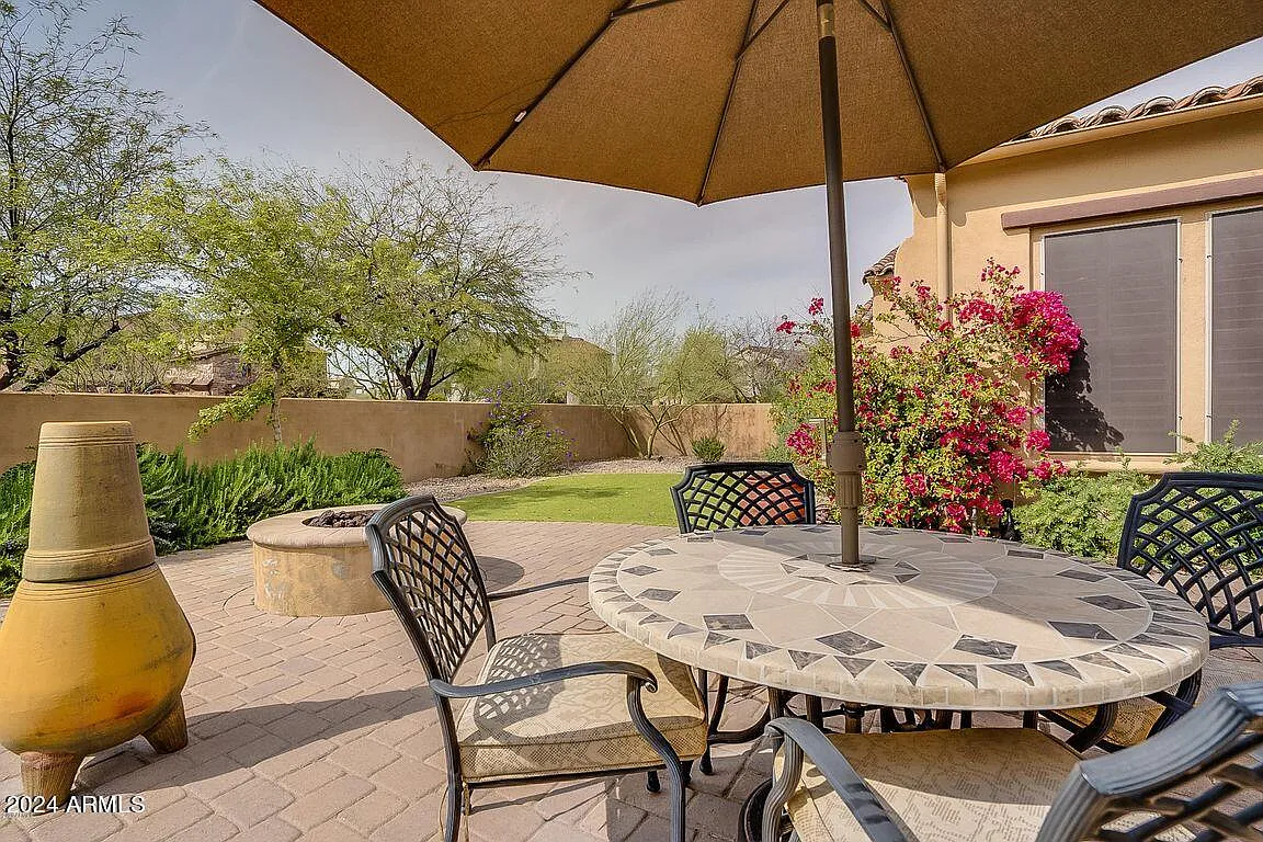 3 bed, 2.0 bath, 1935 sqft, $4,300 — Photo 3