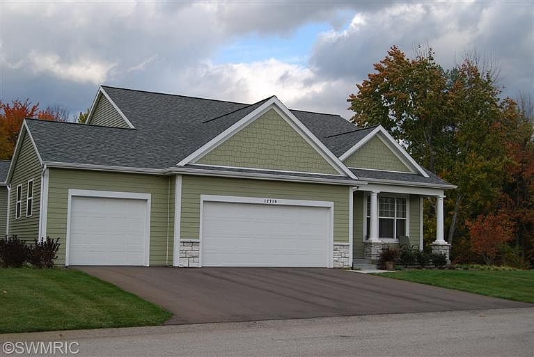 1st image of 12612 Retreat Dr #16