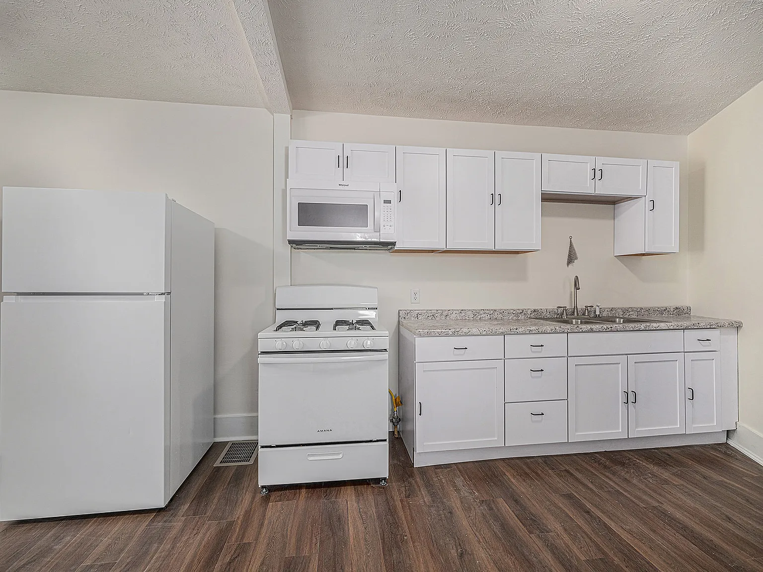 1 bed, 583 sqft, $995 — Photo 2
