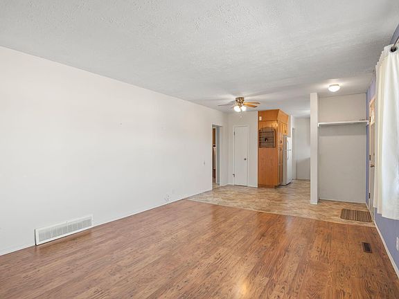 5th image of 4807 45th St