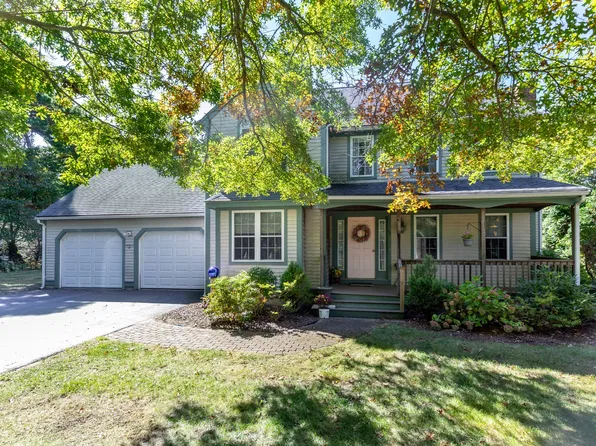 12 Wildwood Rd, Plymouth, MA 02360