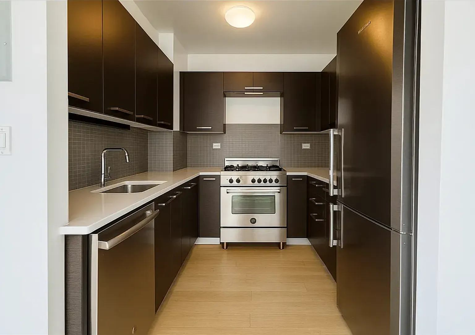 222 East 39th Street — Photo 2