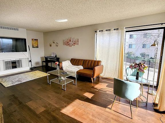 2nd image of 1001 Queen Anne Ave N APT 201