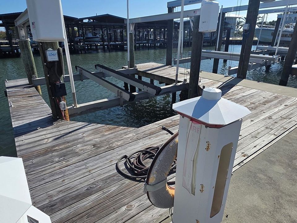 2nd image of 47 Pirates Cove Marina
