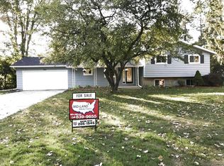 322 Sandy Ridge Ct, Midland, MI 48640