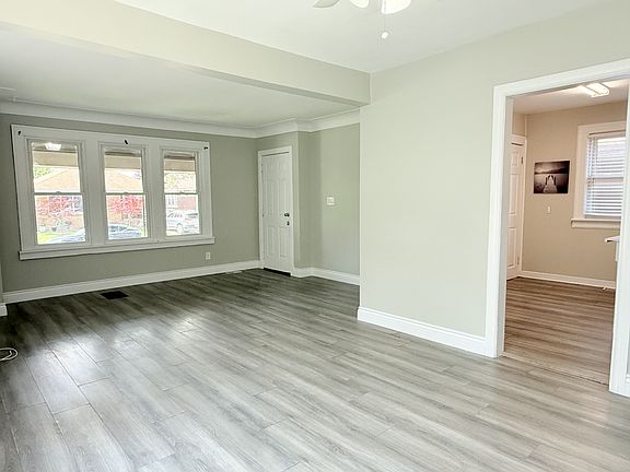 4th image of 1658 Marentette Ave #1660