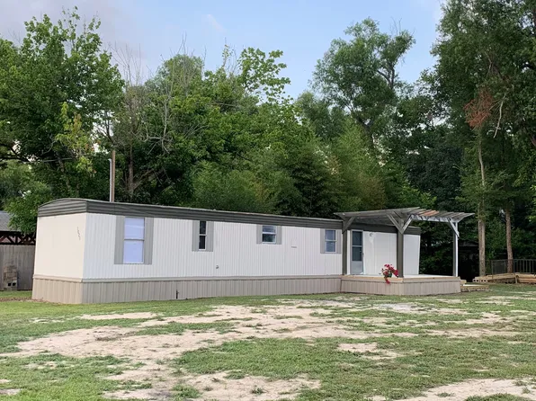 1023 Acadiana St, Breaux Bridge, LA 70517
