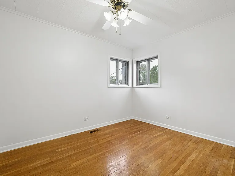 324 Mission Ave — Photo 7