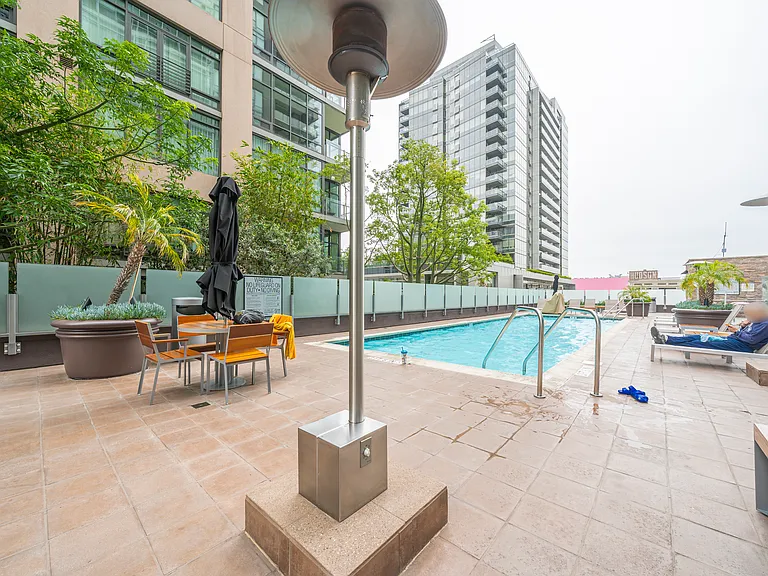 1100 S Hope St #805 — Photo 17