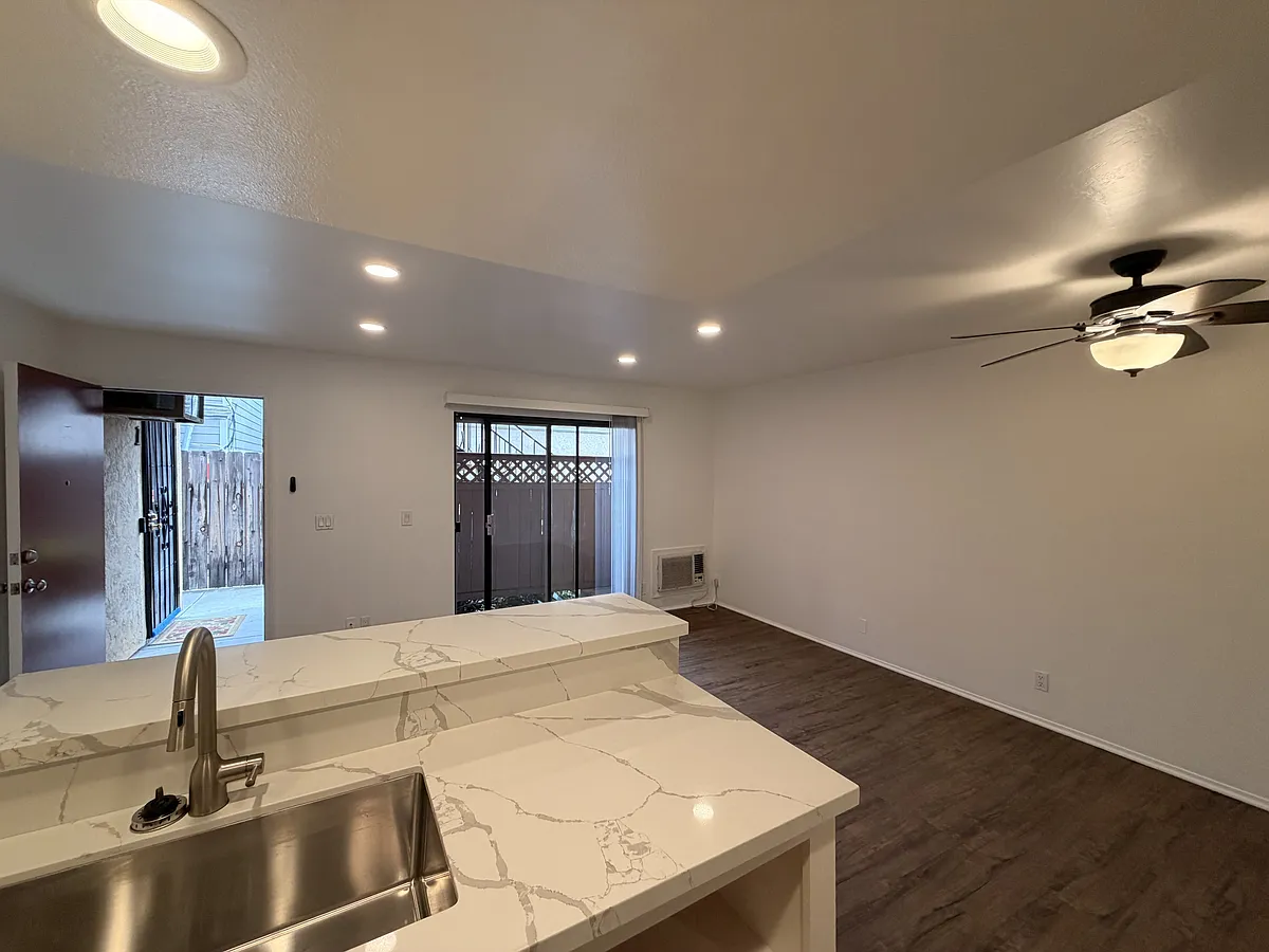 Building Photo - 2843 C St #2