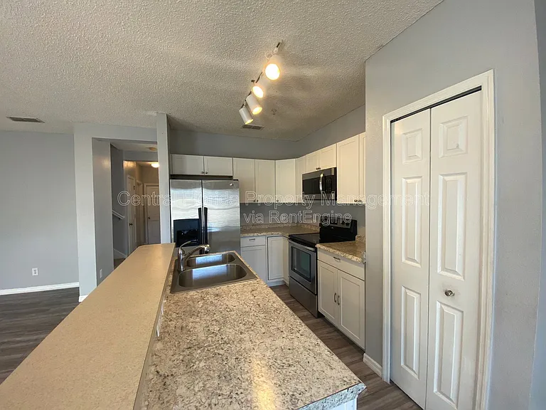 2076 Cypress Bay Blvd — Photo 17