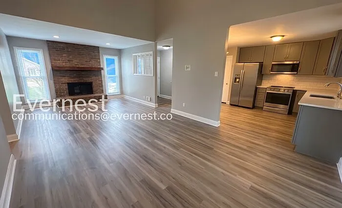 3 bed, 2.0 bath, 1480 sqft, $1,745 — Photo 4