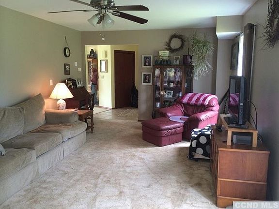 5th image of 60 Whitney Dr