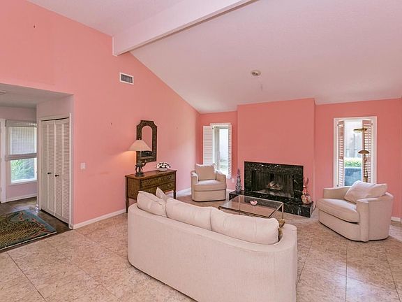 006_Living Room