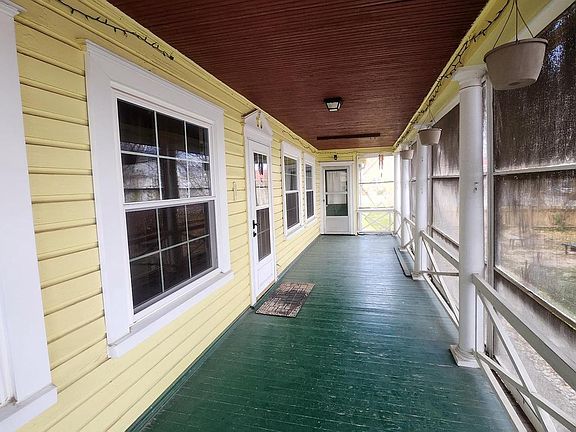 2nd image of 803 New York Ave
