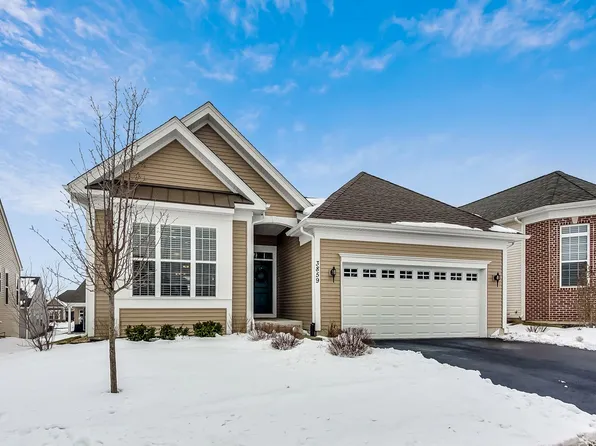 3859 Double Eagle Dr, Elgin, IL 60124