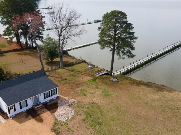 137 River Bend Pl, Cobbs Creek, VA 23035