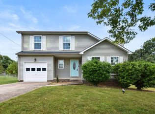 907 Lamont Ln, Clarksville, TN 37042