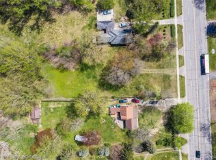 21386 Nine Mile Rd, Southfield, MI 48075