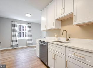 882 College Pkwy APT T2, Rockville, MD 20850