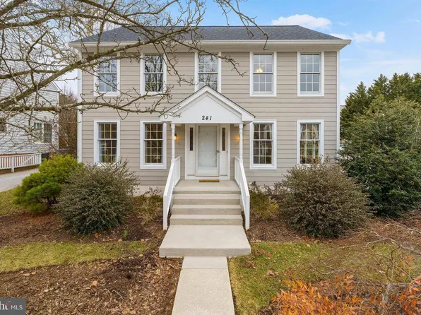 241 Clay Hill Cir, Cockeysville, MD 21030