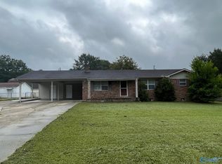 704 Enslen St SW, Hartselle, AL 35640