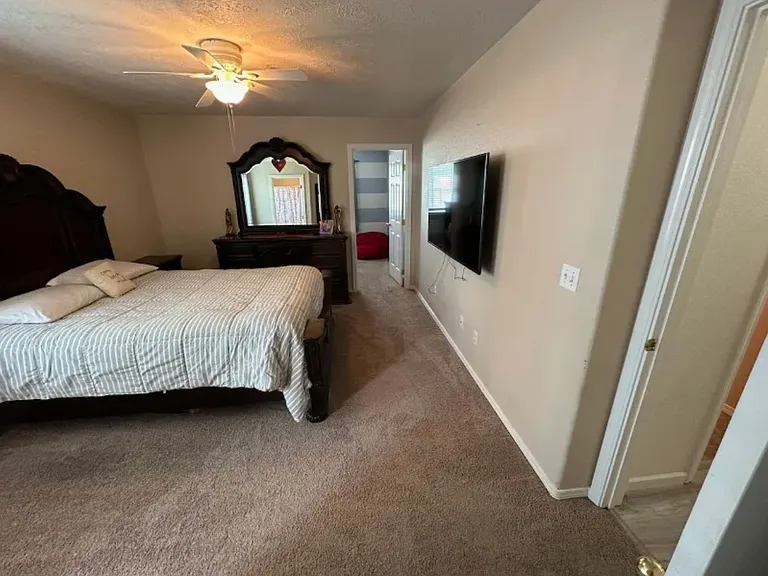 270 E 15 N — Photo 18