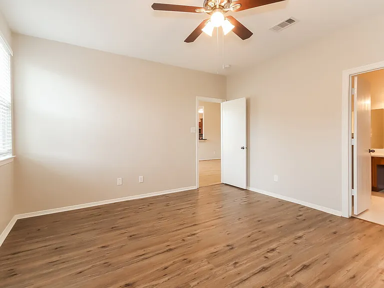 32103 Sue Ln — Photo 10