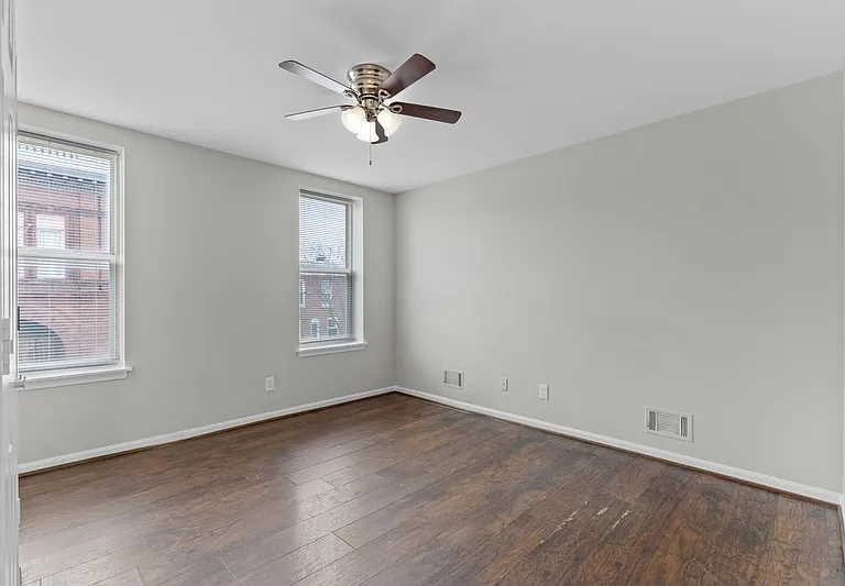 209 N Patterson Park Ave — Photo 15