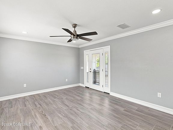 5th image of 2566 Spence Dr NE