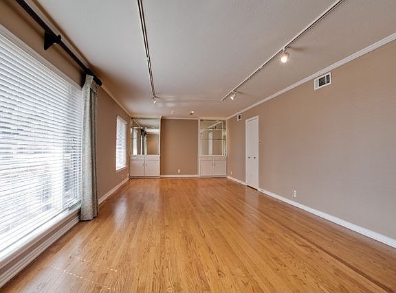 3rd image of 7531 Midbury Dr