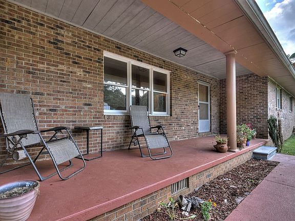 5th image of 170 Pinecrest Dr