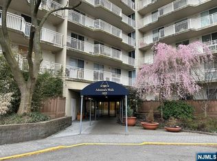1055 River Rd APT 501, Edgewater, NJ
