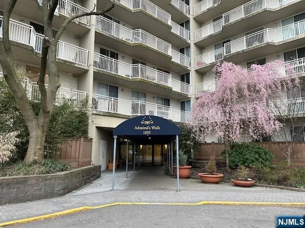 1055 River Rd APT 501, Edgewater, NJ 07020