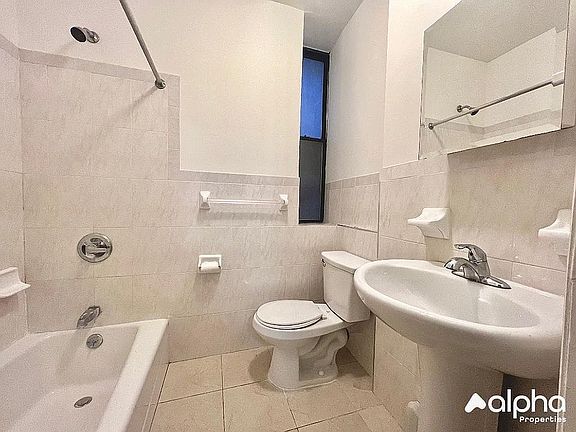 4th image of 199 Henry St APT 2