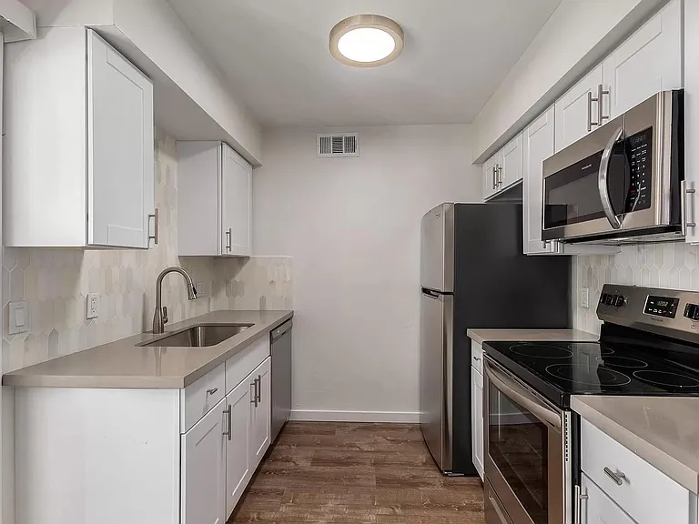 7602 E Polk St #101 — Photo 21