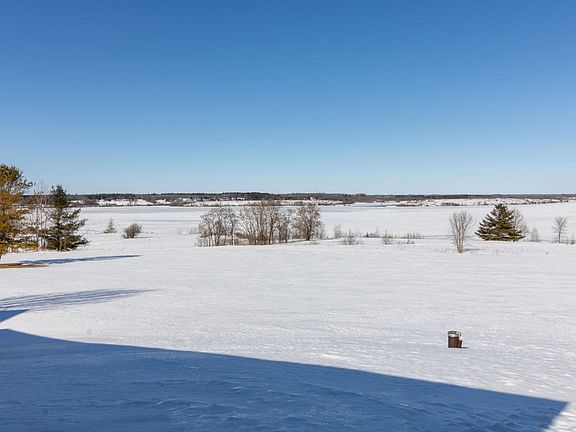 3rd image of 65 Sparrowhawk Point Rd