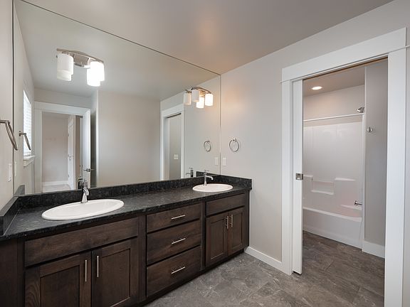 4th image of 3083 Warbler Way #B