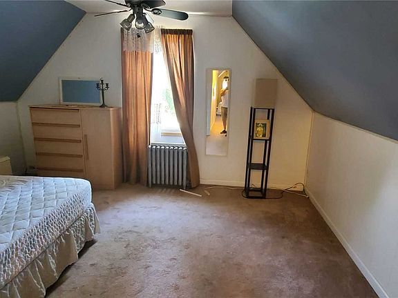 4th image of 70 Cliff Ave